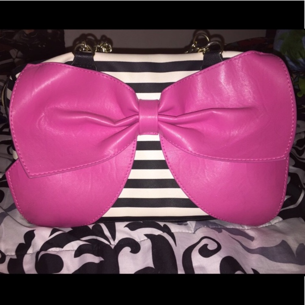 Betsey Johnson Handbag with big pink bow 🎀